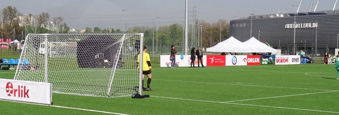 Bramka aluminiowa do piłki nożnej 5 x 2 m przenośna (BR0008)