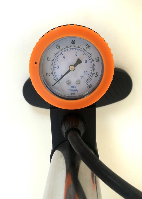 Pompka ręczna 60 cm z ciśnieniomierzem (100295)