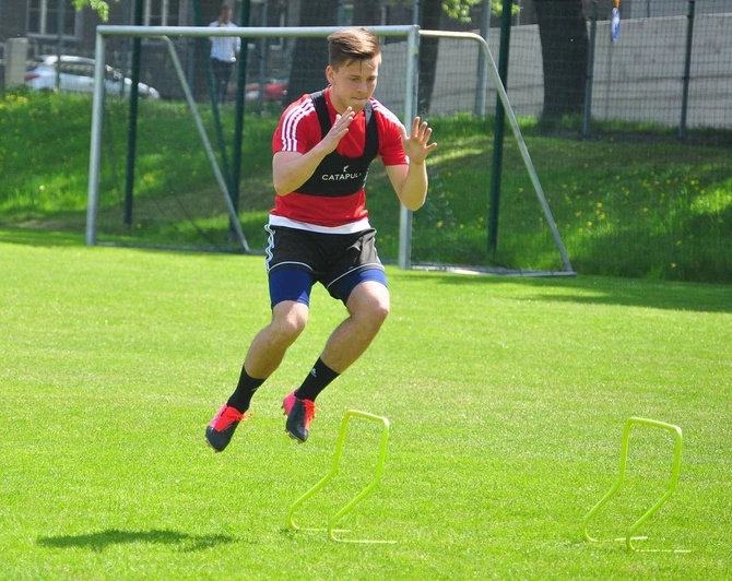 Płotek treningowy koordynacyjny 45 cm (100085)