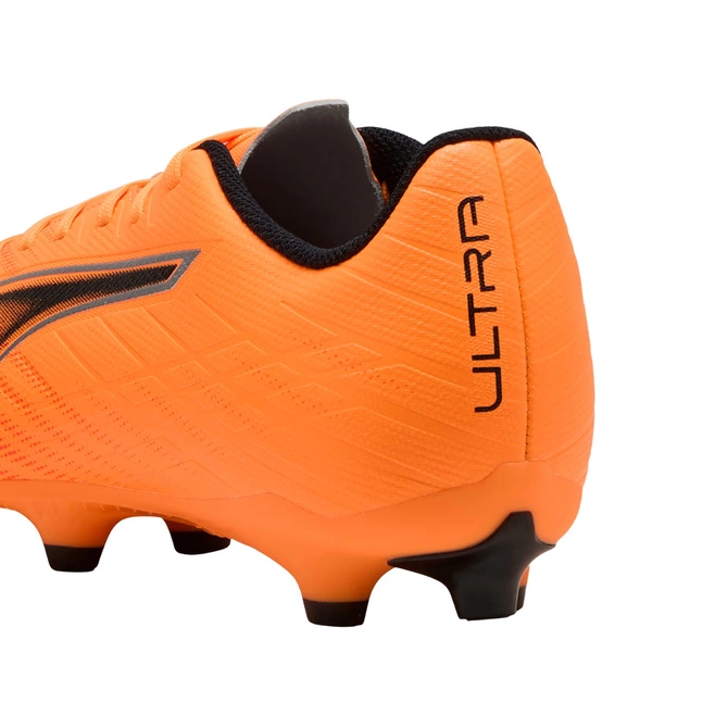 Buty piłkarskie Puma Ultra 6 Play FG/AG Heat Fire pomarańczowe 108532 03