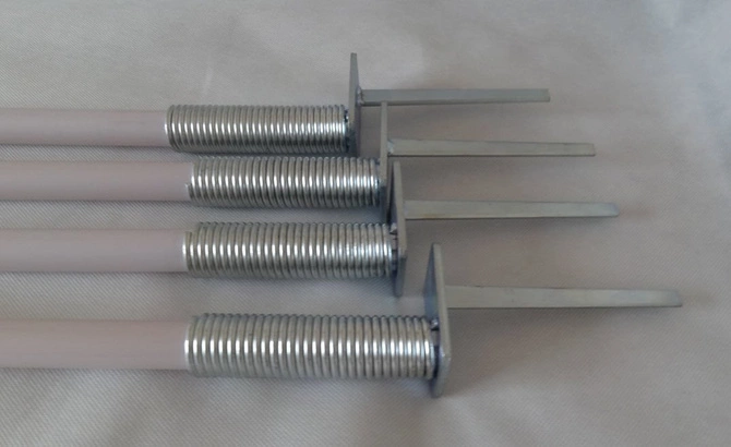 Flagi narożne na sprężynach wbijane